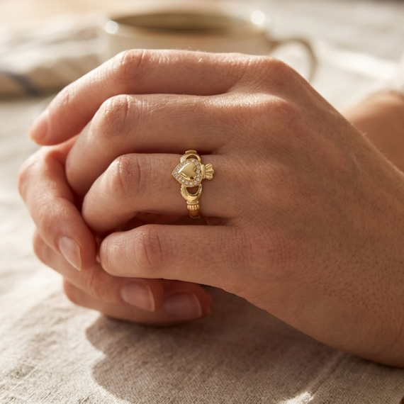 9ct Gold Claddagh Ring – CL32