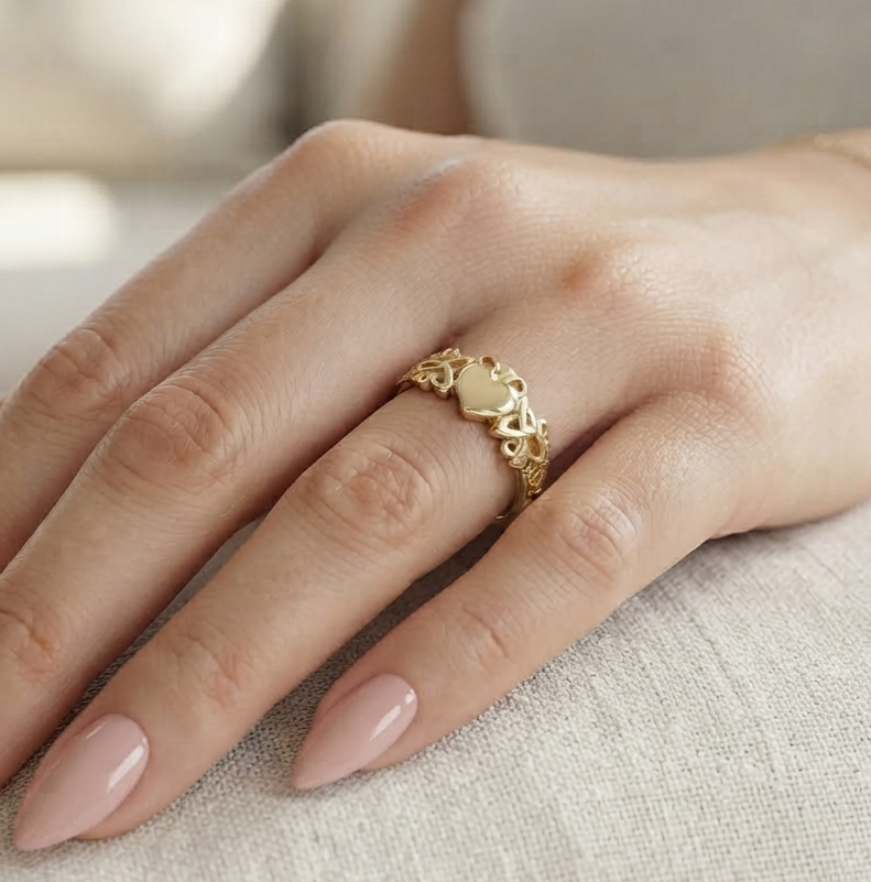 9ct Gold Claddagh Ring – CL40