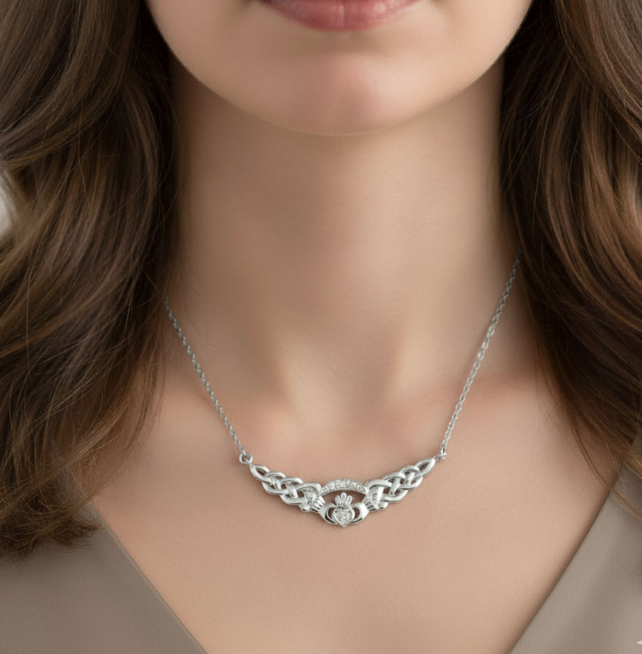 9ct gold claddagh necklace-p01w