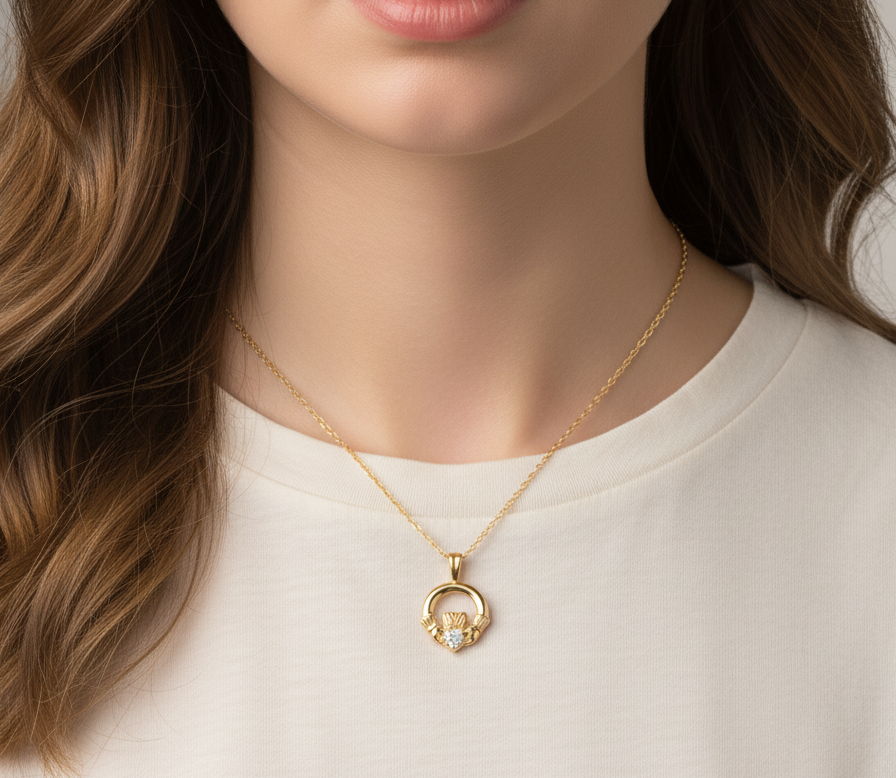 9ct gold claddagh pendant-p130