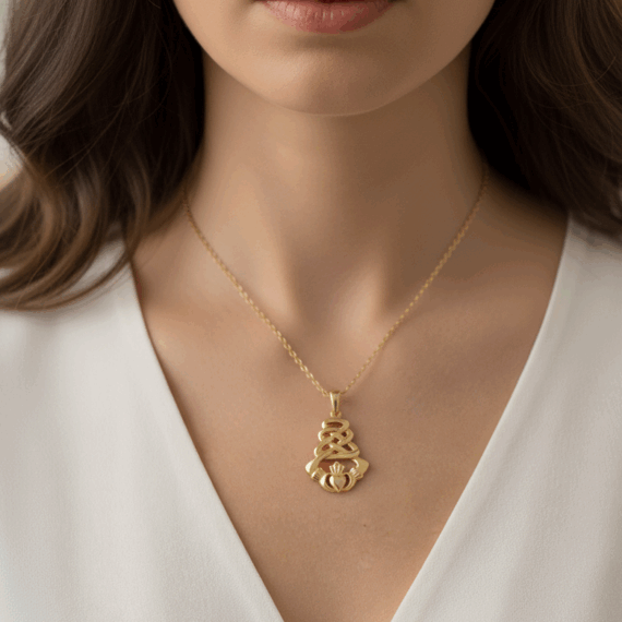 9ct gold claddagh pendant-p33