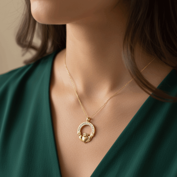 9ct gold cz claddagh pendant-p014