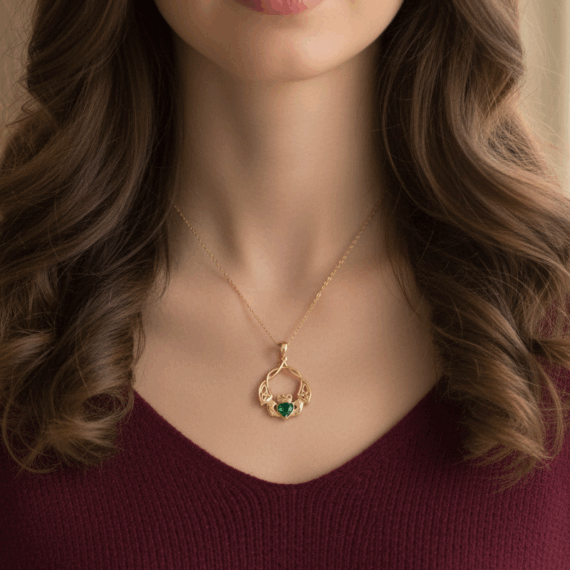 claddagh pendant-p049