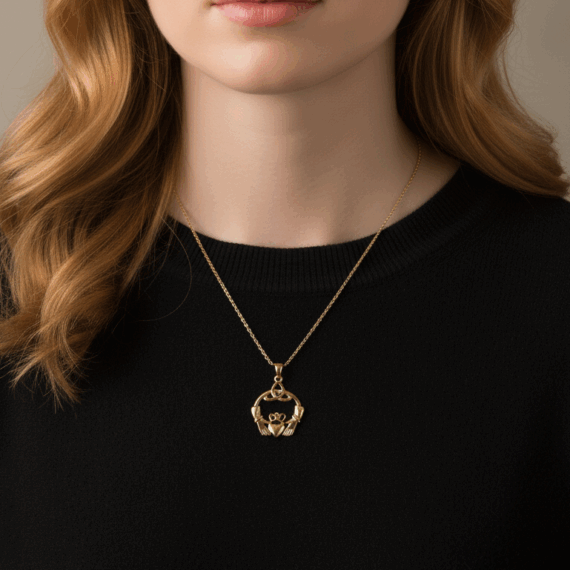 claddagh pendant-p054