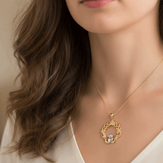 claddagh pendant-p056