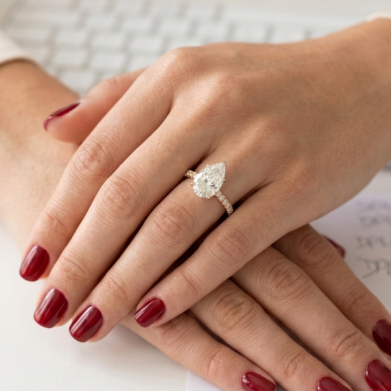 18ct Gold Pear Shape Lab Diamond Engagement Ring-DPL781