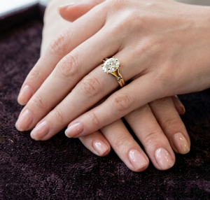 18ct Gold Split Shoulder Oval Lab Diamond Engagement Ring-DPL784